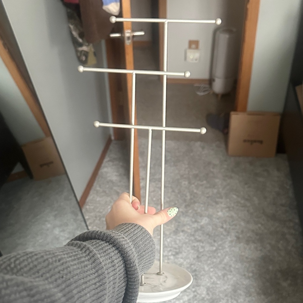 Silver Jewelry Stand - Picture 4 of 4